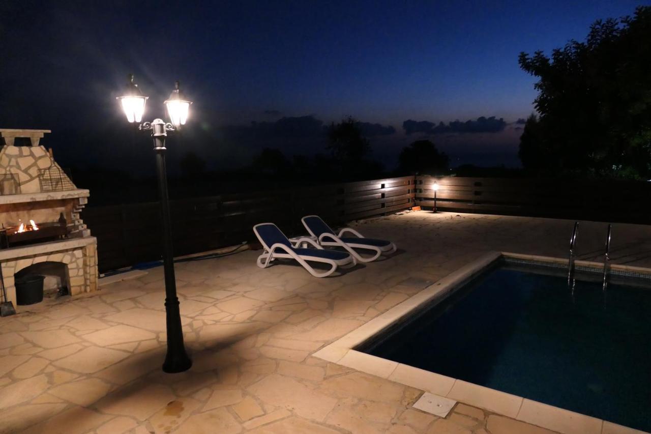 Lilly Villa Peyia Bagian luar foto
