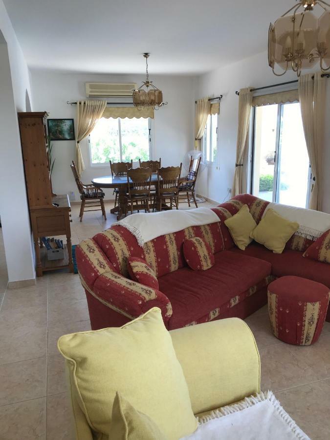 Lilly Villa Peyia Bagian luar foto