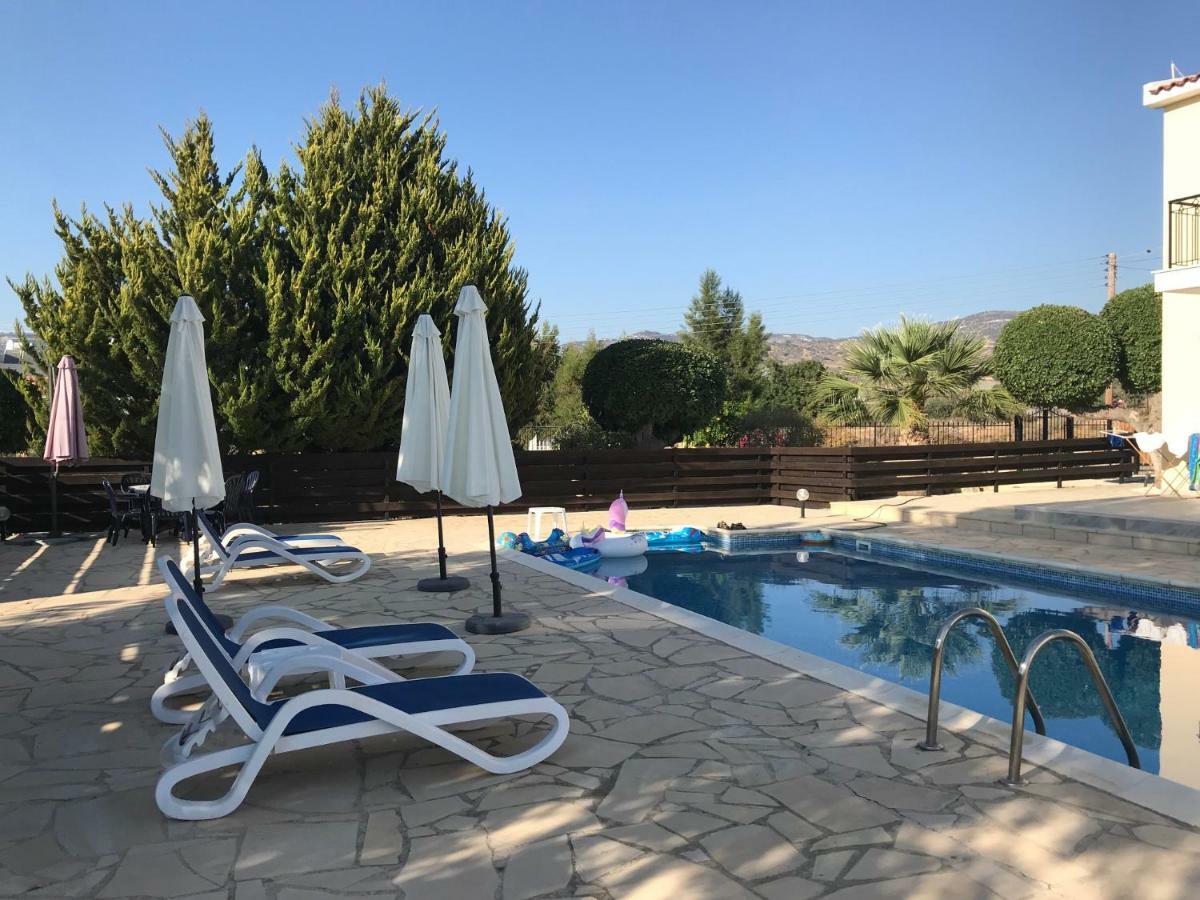 Lilly Villa Peyia Bagian luar foto